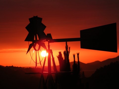 coucher de soleil en été au gîte du Tour du Monde à Nouméa