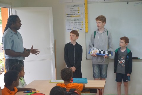 visite dans une classe à l'île des pins 