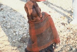 image d' enfant africain au chalet out of afriuca du gîte du tour du monde Noumea