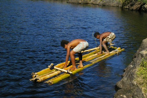 les enfants de la ouaiem  en Nouvelle Caledonie 