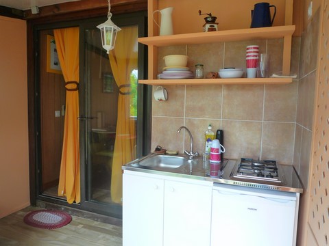 kitchenette chalet broussard 