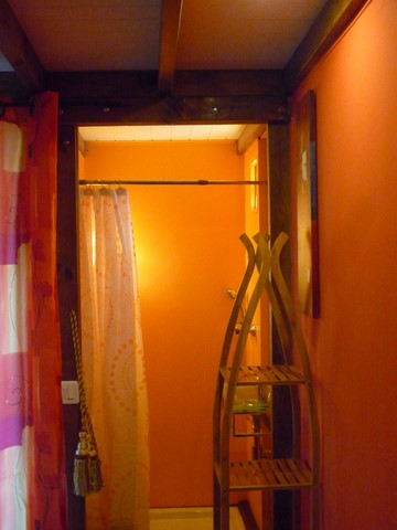 douche privative chambre out of africa  tour du monde Noumea 